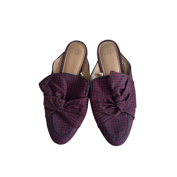 A NEW DAY Women's Navy Red Patterned Bow Mules Flats Size 7.5 - Picture 3 of 6